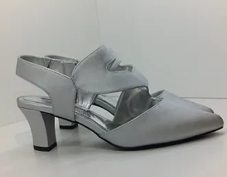 Easy Street Women 31-5479 Open Toe None Heels Silver Size 9.5 Wide Pair of Shoes