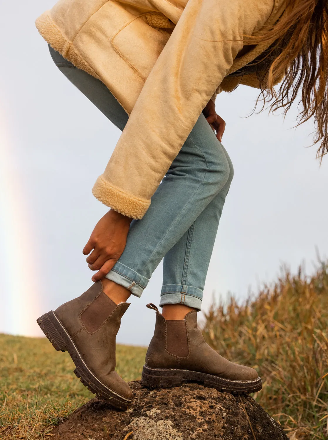 Lorena Chelsea Slip-On Boots - Brown