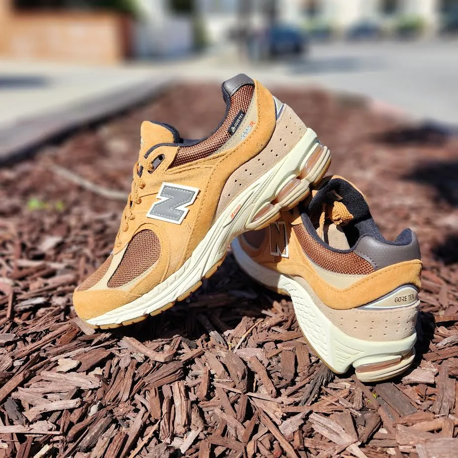 NEW BALANCE CLASSICS 2002RX BROWN BEIGE