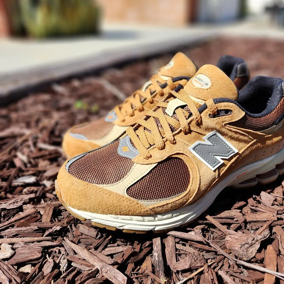 NEW BALANCE CLASSICS 2002RX BROWN BEIGE